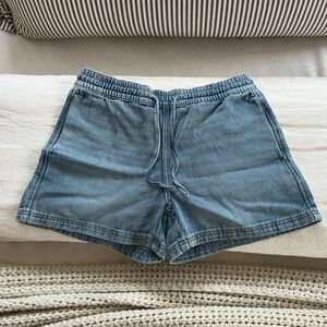 NWT H&M denim shorts in S